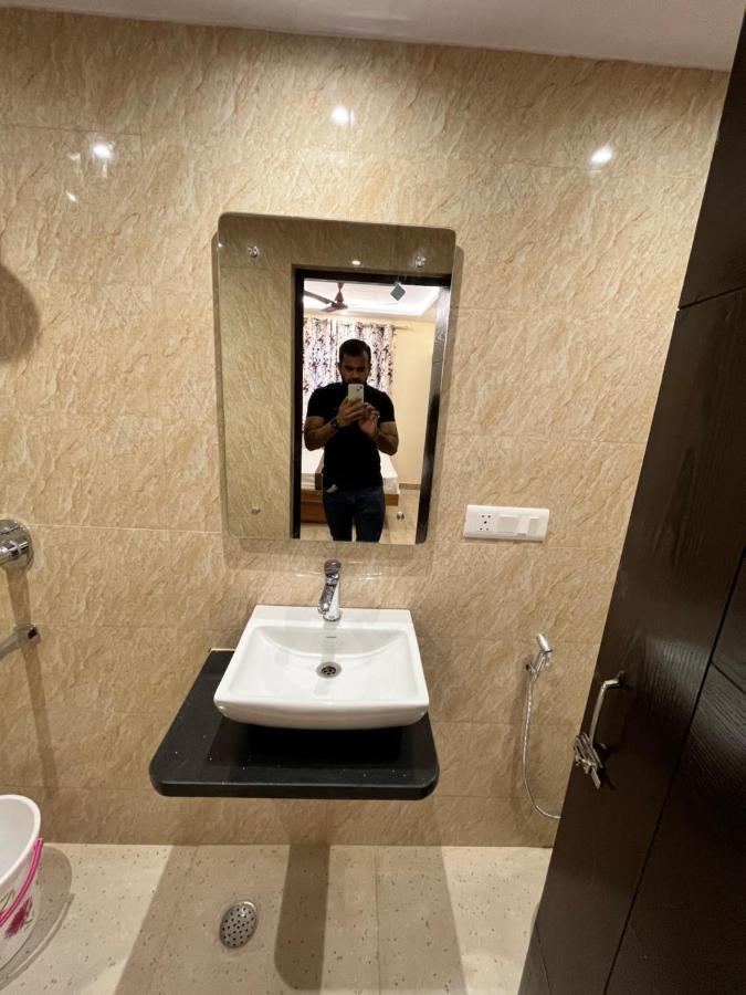 Hotel Mahalaxmi Deluxe Yeni Delhi Dış mekan fotoğraf