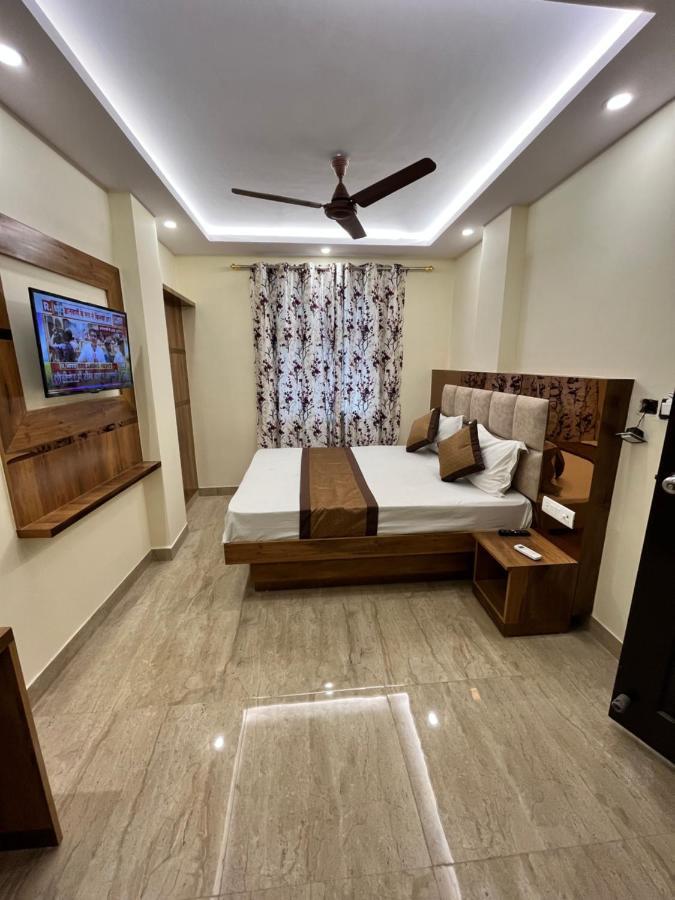 Hotel Mahalaxmi Deluxe Yeni Delhi Dış mekan fotoğraf