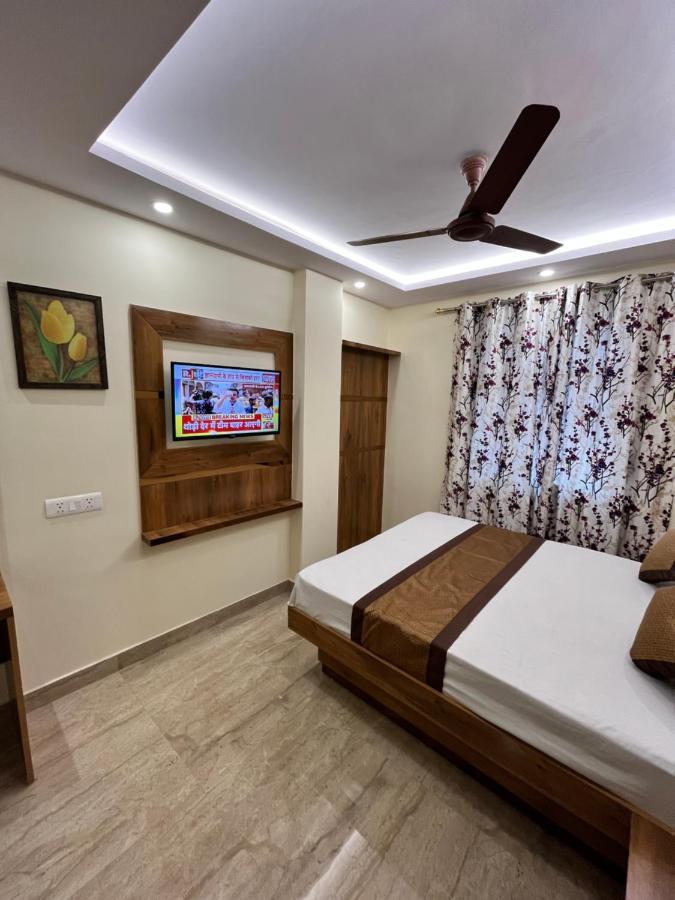 Hotel Mahalaxmi Deluxe Yeni Delhi Dış mekan fotoğraf
