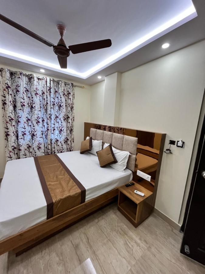 Hotel Mahalaxmi Deluxe Yeni Delhi Dış mekan fotoğraf